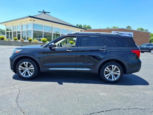 AGATE BLACK METALLIC 2020 Ford Explorer PLATINUM