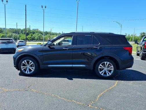AGATE BLACK METALLIC 2020 Ford Explorer PLATINUM