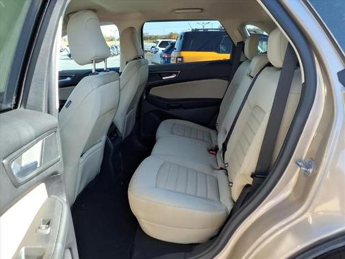 2021 Ford Edge SE