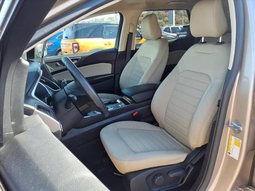 2021 Ford Edge SE