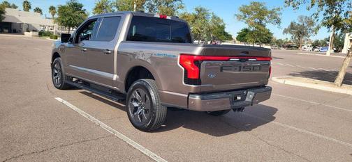 2023 Ford F-150 Lightning LARIAT