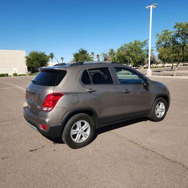 Stone Gray Metallic 2021 Chevrolet Trax LT