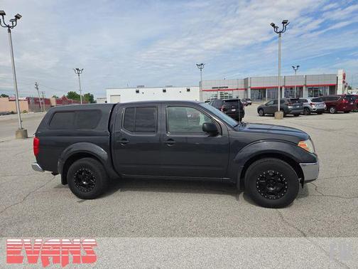 Night Armor Pearl/Mica 2011 Nissan Frontier SV