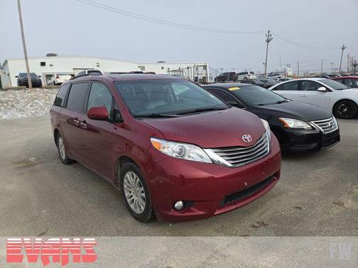 2016 Toyota Sienna XLE
