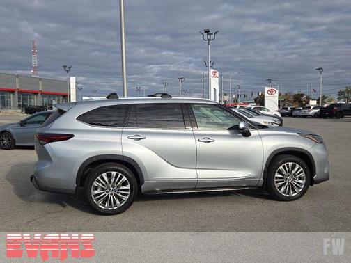 2025 Toyota Highlander Hybrid Platinum