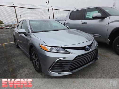 2024 Toyota Camry Hybrid XLE