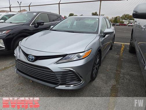 2024 Toyota Camry Hybrid XLE