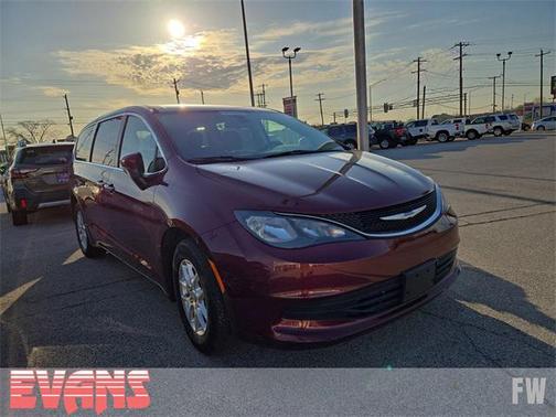 2020 Chrysler Voyager LX