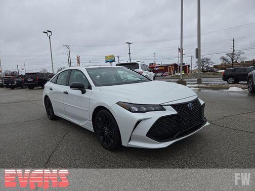 2022 Toyota Avalon Hybrid XSE