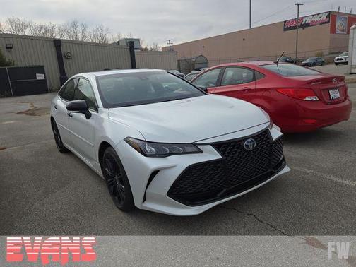 2022 Toyota Avalon Hybrid XSE