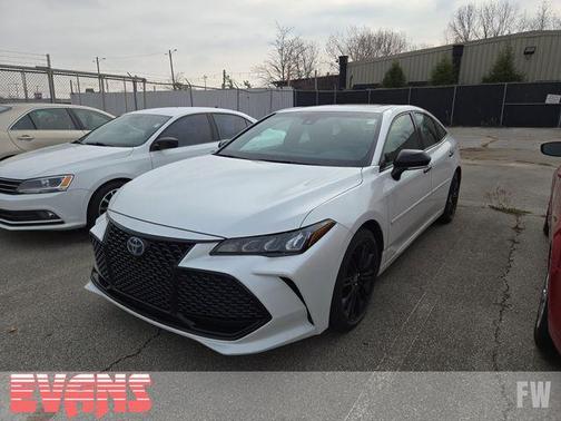 2022 Toyota Avalon Hybrid XSE