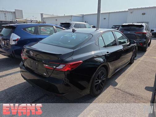 Black 2025 Toyota Camry SE