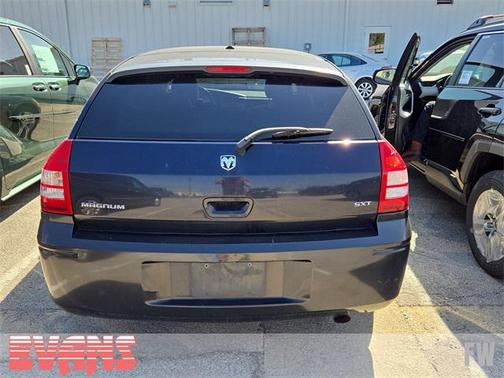 2007 Dodge Magnum Base