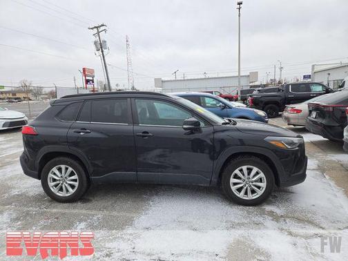 2023 Toyota Corolla Cross LE