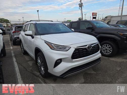 2025 Toyota Highlander Hybrid Platinum