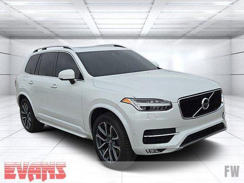 2017 Volvo XC90 T6 Momentum