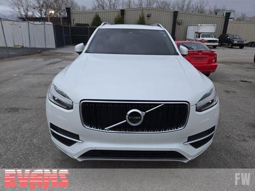 2017 Volvo XC90 T6 Momentum