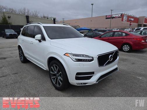 2017 Volvo XC90 T6 Momentum