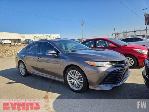 2018 Toyota Camry Hybrid XLE