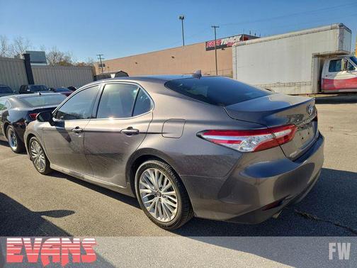 2018 Toyota Camry Hybrid XLE