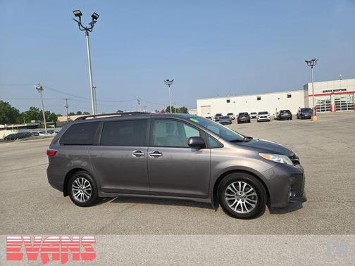 2020 Toyota Sienna XLE Premium