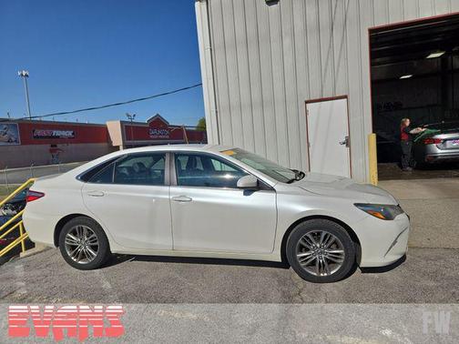 Blizzard Pearl 2015 Toyota Camry SE