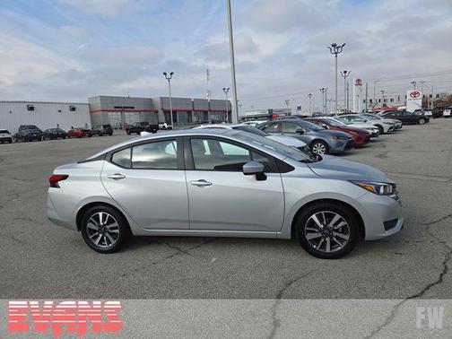 2023 Nissan Versa 1.6 SV