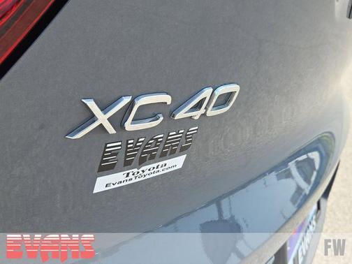 2023 Volvo XC40 B5 Plus Bright Theme