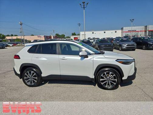 2024 Toyota Corolla Cross XLE