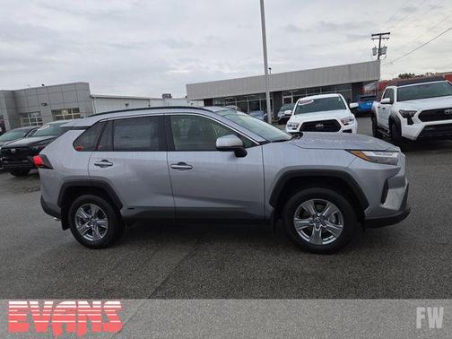 2025 Toyota RAV4 Hybrid XLE