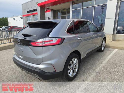 Silver Metallic 2022 Ford Edge Titanium