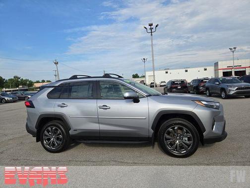 2025 Toyota RAV4 Hybrid XLE Premium