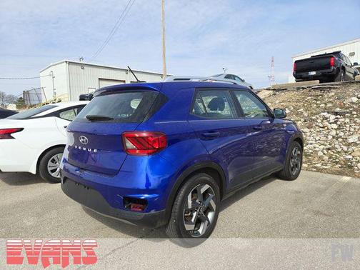 2024 Hyundai VENUE SEL