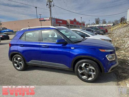 2024 Hyundai VENUE SEL