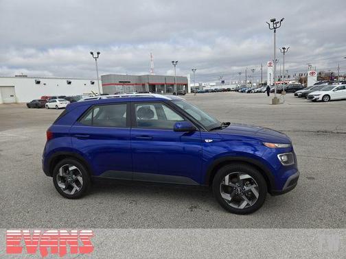 2024 Hyundai VENUE SEL