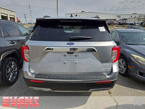 Iconic Silver Metallic 2023 Ford Explorer XLT