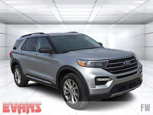 Iconic Silver Metallic 2023 Ford Explorer XLT