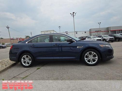 2016 Ford Taurus SE