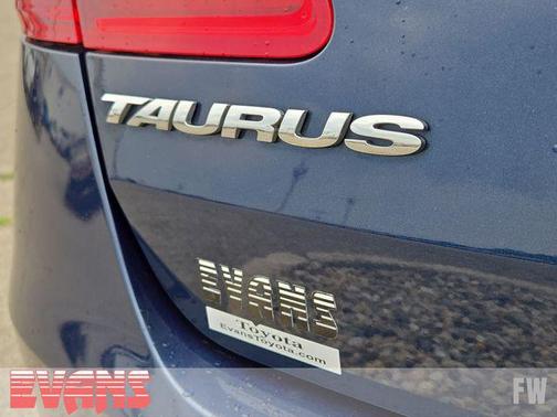 2016 Ford Taurus SE