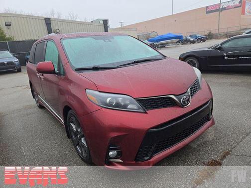 2020 Toyota Sienna SE Premium