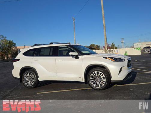 2026 Toyota Highlander Hybrid Platinum