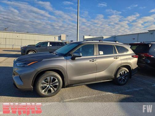 2026 Toyota Highlander XLE