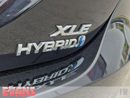 2021 Toyota Camry Hybrid XLE