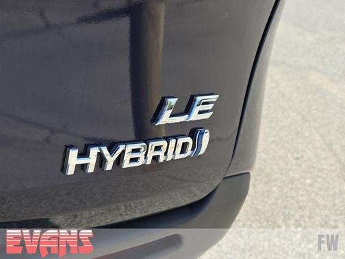 2024 Toyota Sienna LE