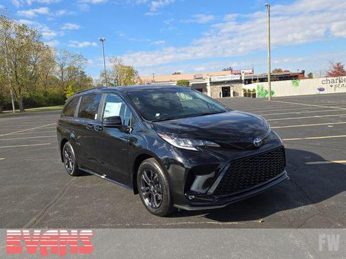 2025 Toyota Sienna XSE 7 Passenger