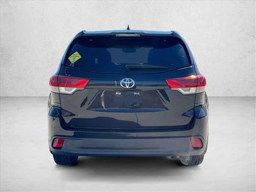 2017 Toyota Highlander SE