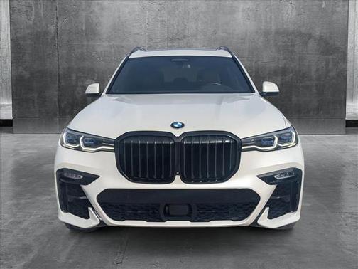 2021 BMW X7 M50i