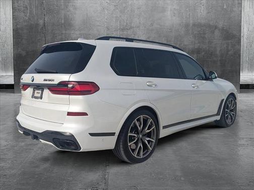2021 BMW X7 M50i