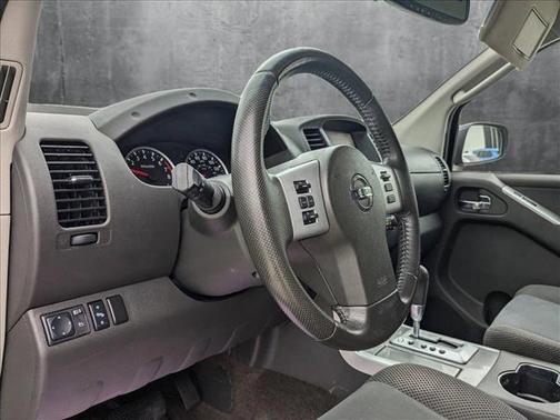 2012 Nissan Pathfinder SV