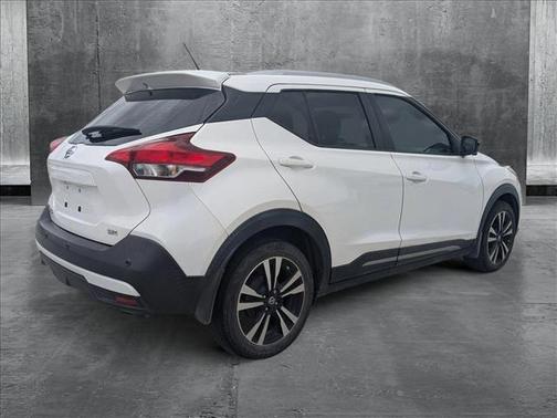 2020 Nissan Kicks SR